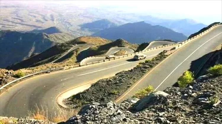 تحذيرات شعبية من فتح طريق عقبة ثرة الخاضعة لسيطرة الحوثيين