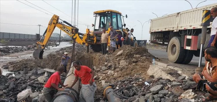 الانتهاء من إصلاح الخط الرئيسي الممول لمديرية البريقة بعدن