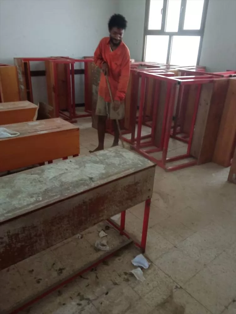 بتوجيهات مدير عام مديرية التواهي.. حملة نظافة شاملة للمدارس الحكومية بالمديرية استعدادًا للعام الدراسي الجديد