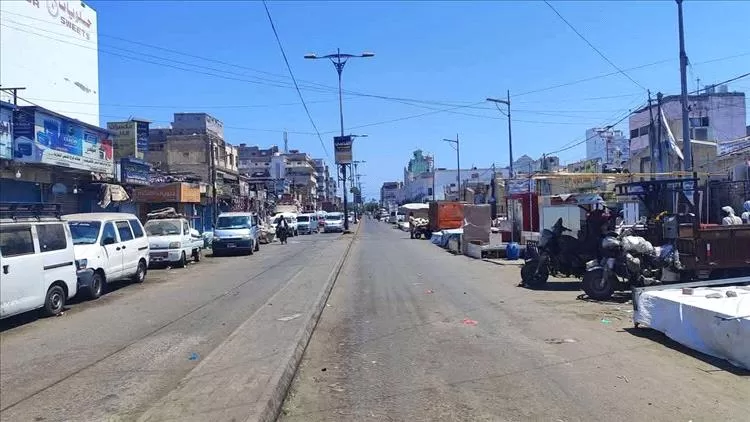 تجار في الشيخ عثمان يرفضون بيع الدقيق رغم تحسن العملة المحلية خشية الخسائر