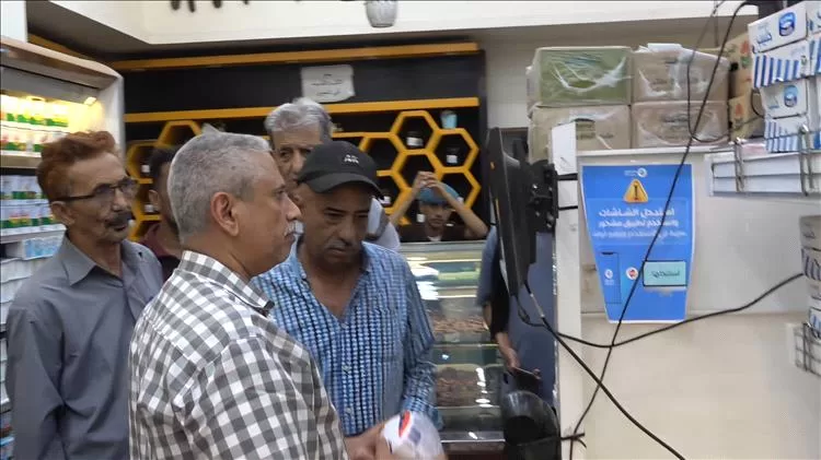 نزول ميداني واسع لمكتب الصناعة بعدن لضبط الأسعار عقب تعافي العملة الوطنية