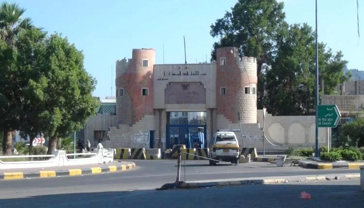 أمن عدن: لن نسمح بالتلاعب بالأسعار.. وفرق ميدانية لحماية التسعيرة الرسمية