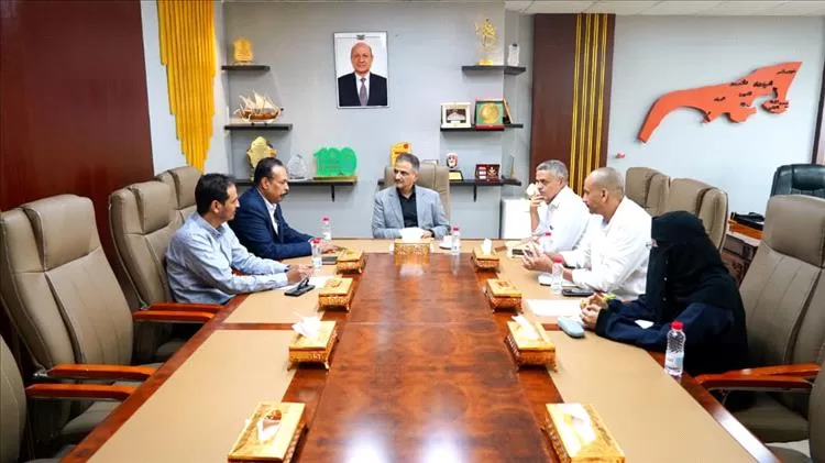 لملس والعقربي يناقشان مصفوفة مشاريع الطرق في العاصمة عدن