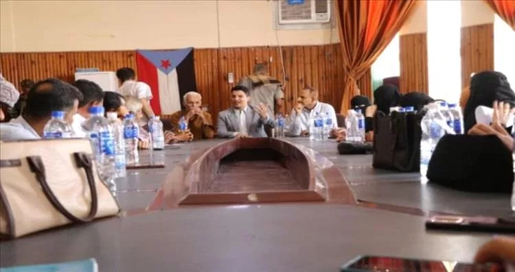 مدير عام البريقة يكرّم أوائل الثانوية العامة ويشدد على دعم التعليم