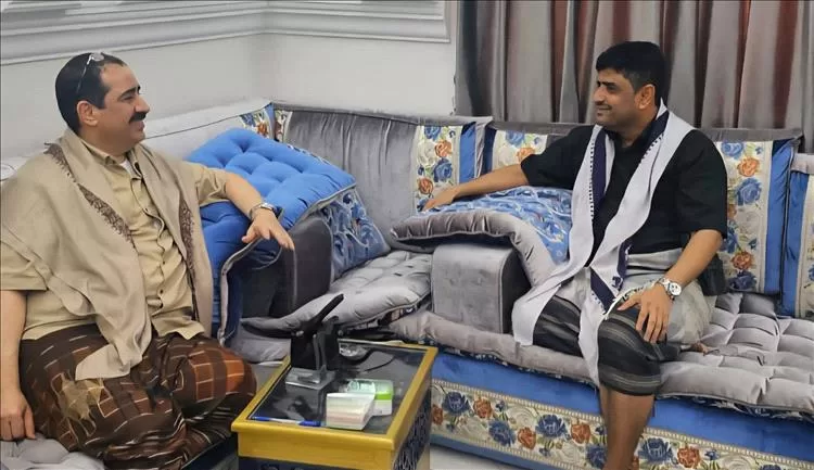 وزير الداخلية يلتقي مدير شرطة أبين ويشيد بجهود مكافحة التهريب