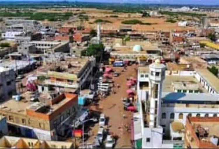 في خطبة مؤثرة بزنجبار.. الشيخ مروان عمر يوجّه ثلاث رسائل ناصحة ويدعو للتوكل على الله وسط الأزمات