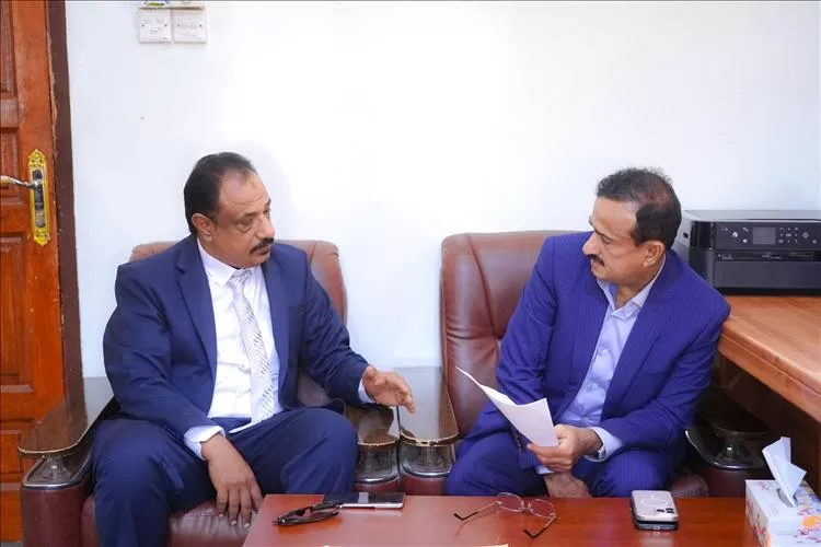 محافظ شبوة يطلع على مجمل الأوضاع والمتطلبات الخدمية بمديرية جردان