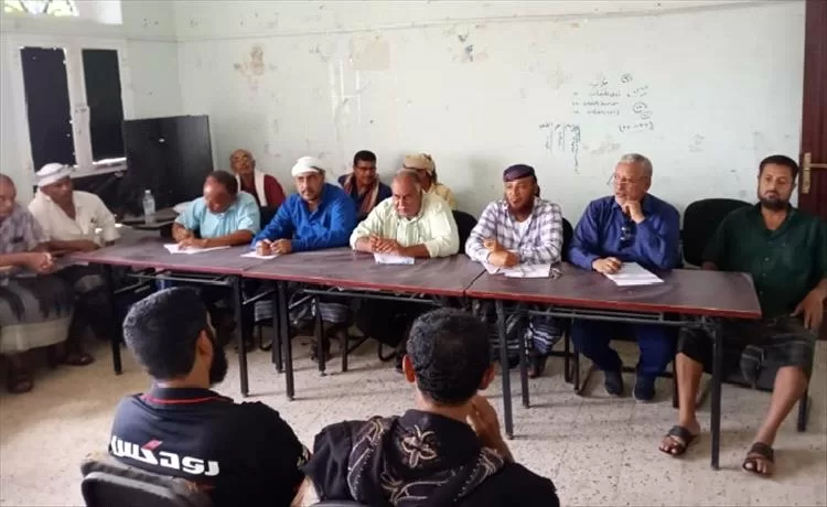 مدير تربية تبن بلحج يعقد اجتماعًا موسعًا لمدراء المدارس بالمديرية.