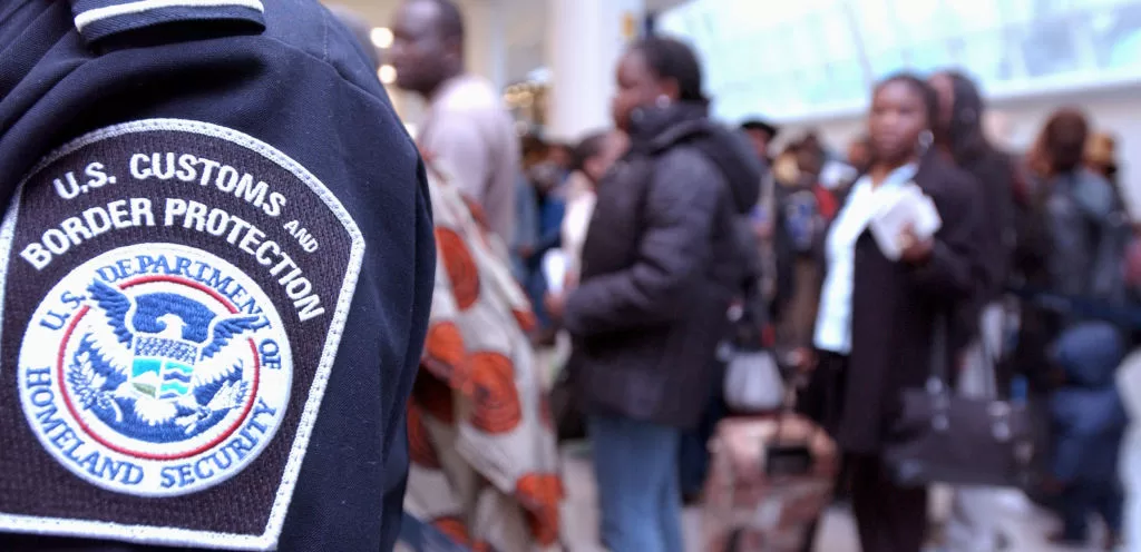 تفتيش الأجهزة عند الحدود الأمريكية يسجل رقماً قياسياً، بحسب بيانات
