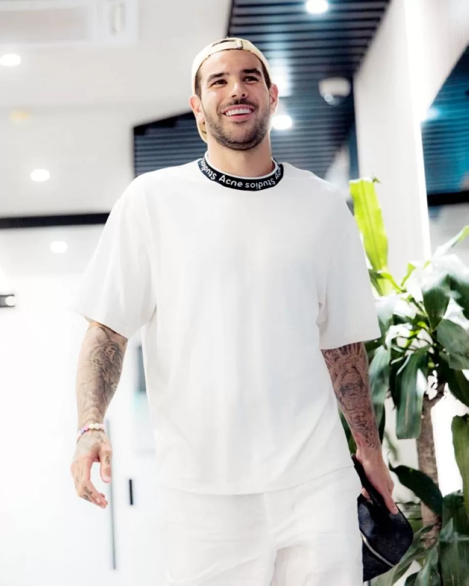 النجم الفرنسي ثيو هيرنانديز يظهر مع الهلال في مواجهة القادسية القادمة في دوري روشن