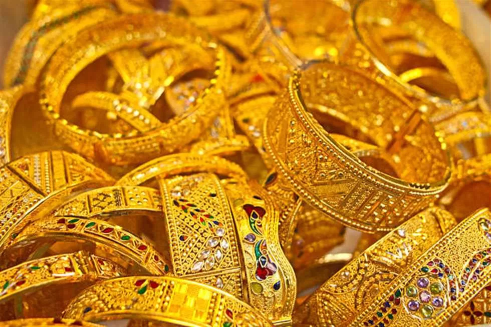 سعر الذهب اليوم الأحد 3-8-2025 بعد هبوط 90 جنيهًا لـ عيار 21 للبيع (آخر تحديث) | المصري اليوم