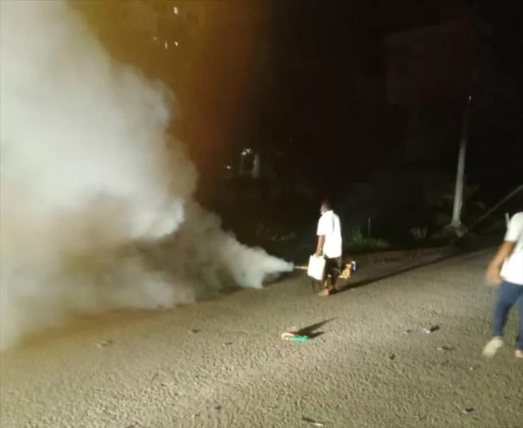 مستشفى الصداقة يشهد حملة رش ضبابي ونظافة واسعة بعد هطول الأمطار الغزيرة