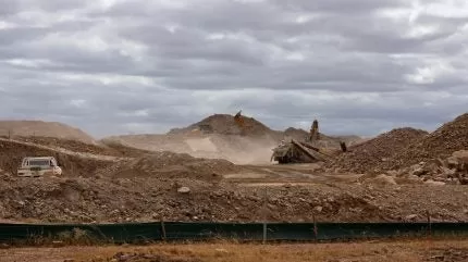 مكالار تحصل على عقد خدمات التعدين لمناجم كارميشيل في كوينزلاند