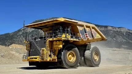 مناجم الذهب في نيفادا وKomatsu تنشر أنظمة النقل المستقلة في