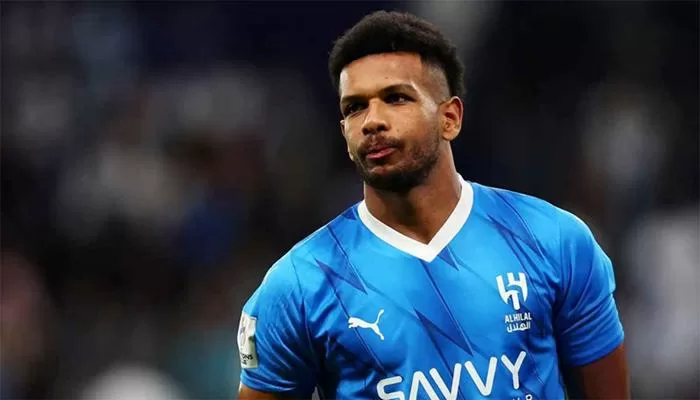 من الاتحاد إلى الهلال.. عرض استثنائي لعلي البليهي