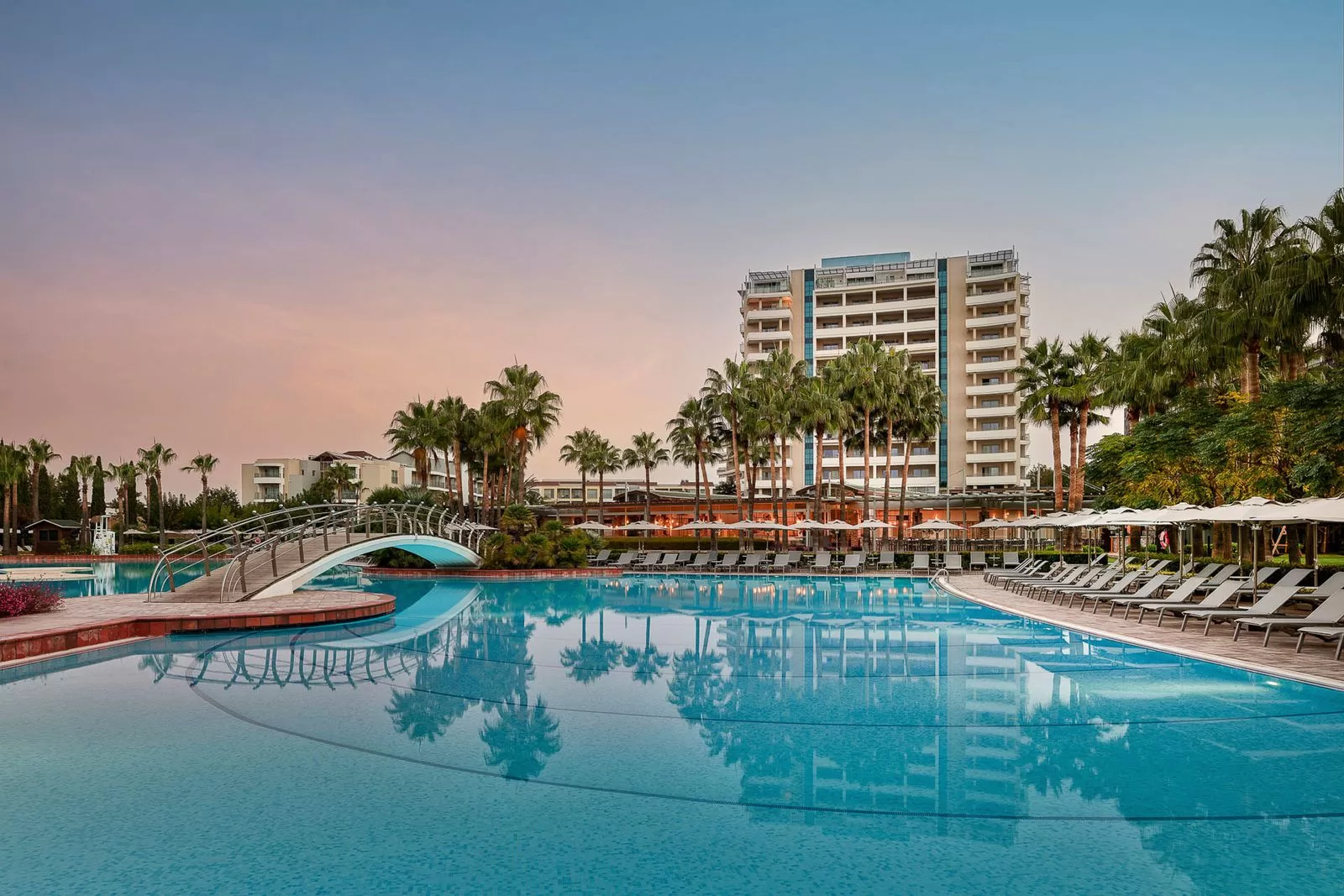 البركة في لارا باروت في تركيا.