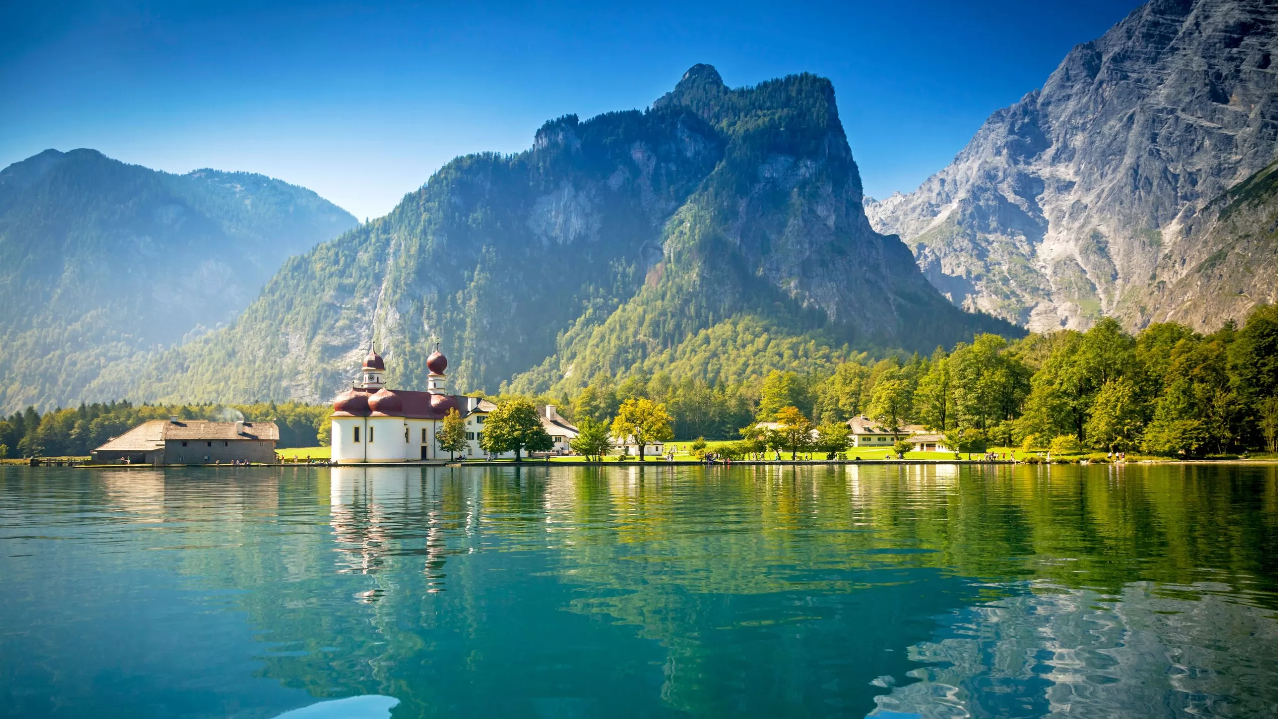 24 وجهة في ألمانيا لزيارة القلاع الخيالية والبحيرات الجبلية والبلدات scaled