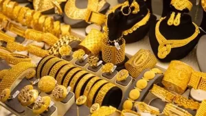 أسعار الذهب في متاجر المجوهرات اليوم، الأحد 3 أغسطس 2025، تتحدث باستمرار.