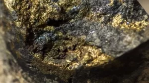 أسنتي غولد تجمع 172 مليون دولار وتكمل إعادة هيكلة كينروس