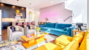 أفضل 11 شقة Airbnb للعازبات في ناشفيل، من منازل مريحة إلى شقق فاخرة