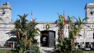 أفضل 16 بارًا في برمودا، من بارّات شوارع فِرونت إلى مصانع الجعة المحلية المطلة على المياه