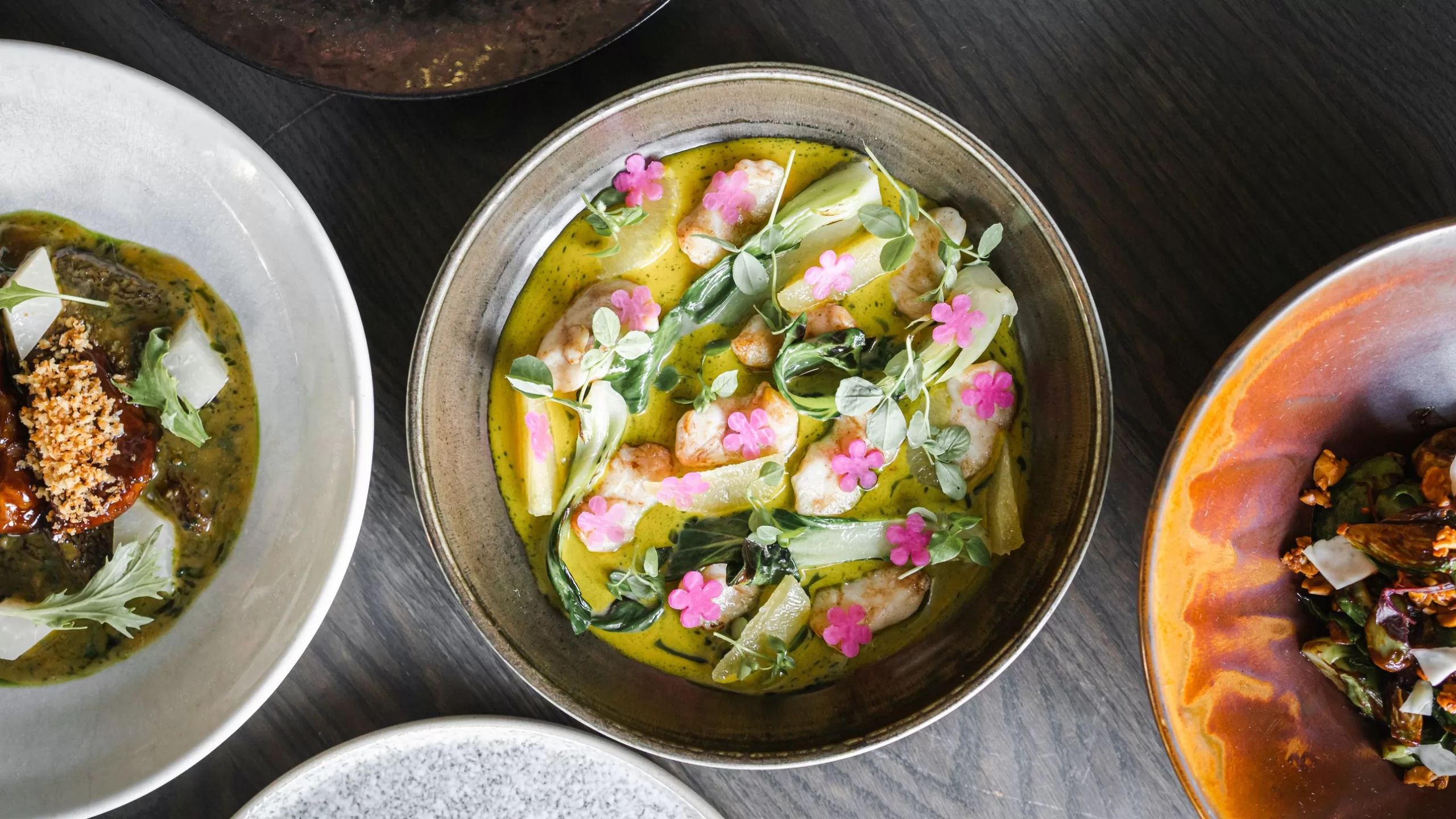 أفضل 17 مطعماً في فانكوفر، من الحي الصيني إلى جبل scaled