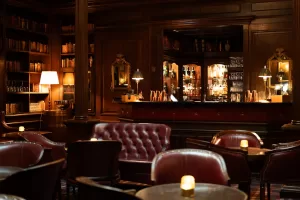 أفضل الحانات في كوبنهاغن: من حانات الاستماع في الحي اللاتيني إلى حانات عصر الحظر