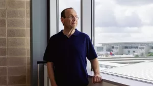 أكبر عشاق السفر على الإنترنت يشارك نصائح حول النقاط