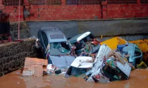 أمطار شديدة في فجر الثلاثاء: أضرار جسيمة في عدن نتيجة الفيضانات – شاشوف