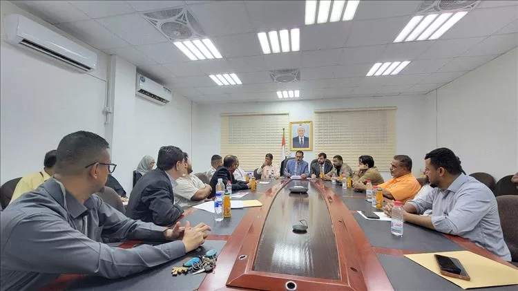 إجتماع يشدد على ضرورة تخفيض أسعار وجبات المطاعم