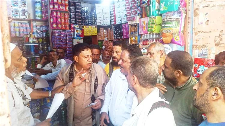السلطة المحلية في الحوطة تنفذ حملة شاملة لضبط الأسعار وإلزام التجار بالتسعيرة الرسمية