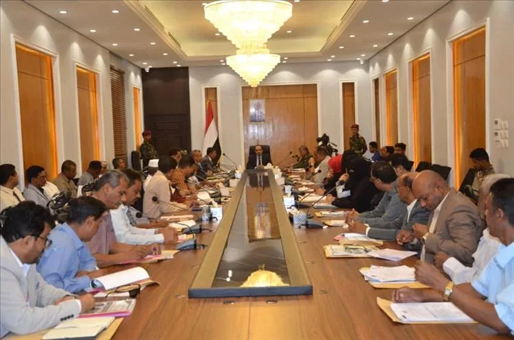 المكتب التنفيذي بحضرموت يقف أمام نتائج نزولات لجنة ضبط الأسعار والحالة المدارية