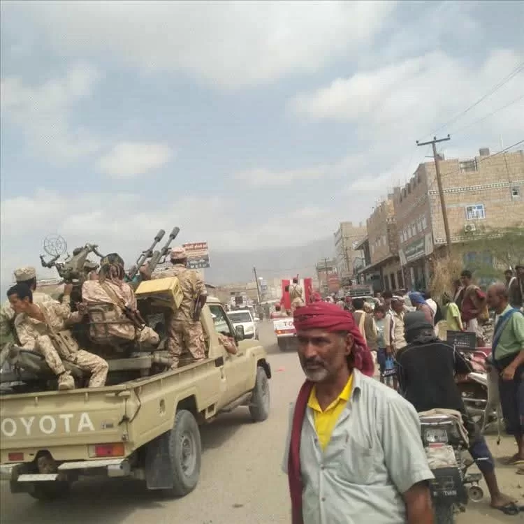 قوات درع الوطن تدفع بتعزيزات عسكرية الى جبهة الحلحل في لودر