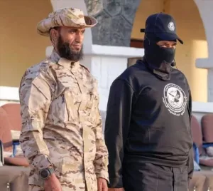 اخبار المناطق – قائد مكافحة المخدرات يسلم نفسه بعد حادث دهس مروع في أبين