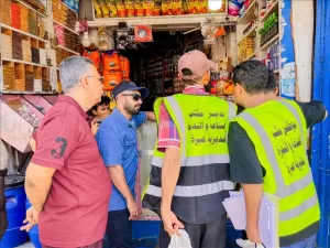 اخبار عدن – إدارة صيرة تضبط 8 متاجر مخالفة خلال حملة لمراقبة الأسعار في عدن