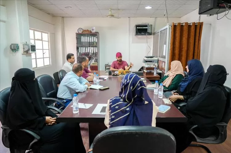 اجتماع يناقش التجهيزات المدرسية واستعدادات العام الدراسي الجديد بمديرية صيرة بعدن