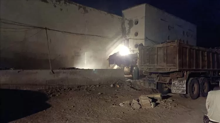 استيلاء غير مشروع على مبنى سينما بلقيس بكريتر بمرافقة أطقم عسكرية وهدم أجزاء منه في مخالفة قانونية