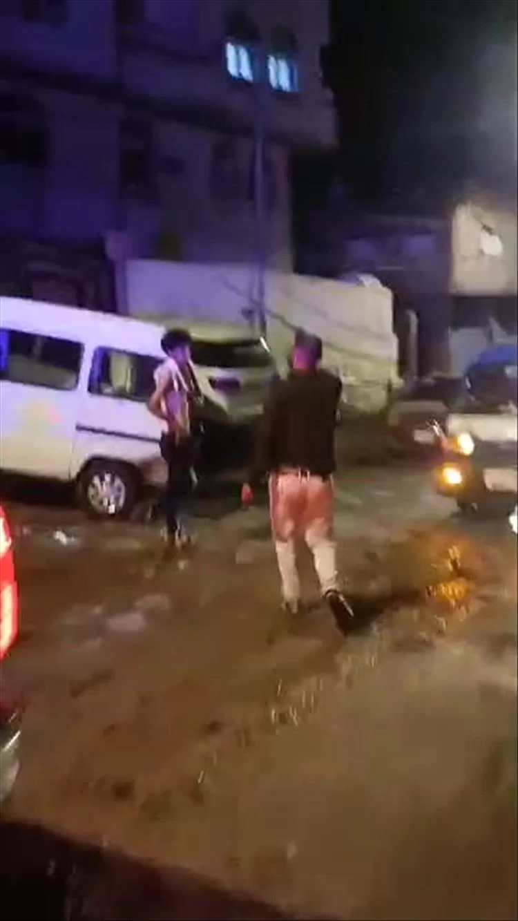 الأجهزة الأمنية تساند فرق الطوارئ في حملة مكثفة لرفع مخلفات الأمطار في التواهي