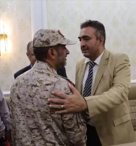 اخبار عدن – الجنيدي يلتقي بن عزيز لبحث آثار الهجرة غير القانونية إلى أبين ويدعو لتوحيد الجهود الأمنية