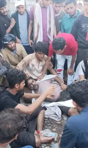 اخبار عدن – الدكتور الجبواني يزور القائد أبو همام للاطمئنان على صحته بعد إنقاذه مسنًا من الفيضانات