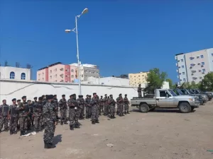 اخبار عدن – بتوجيهات المحرمي.. إنهاء تمرد حراس مبنى الجوازات في خور مكسر واستعادة السيطرة عليه.