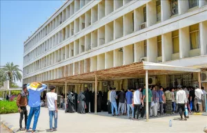 اخبار عدن – بشكل مكثف… استمرارية التنسيق والتسجيل في جامعة عدن