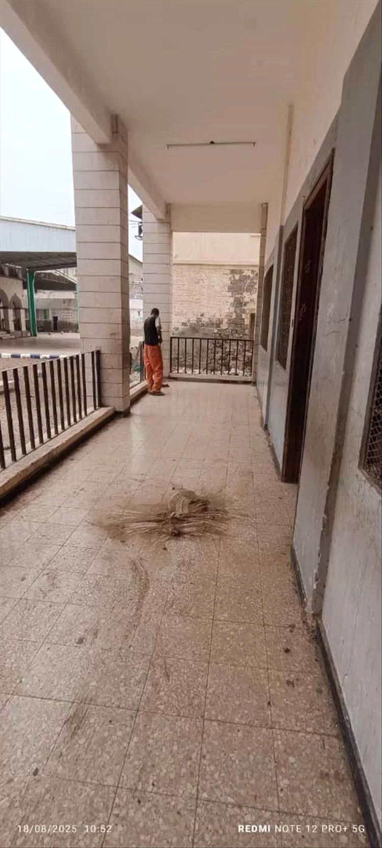 بتوجيهات الشعبي استمرار حملة نظافة شاملة للمدارس الحكومية في التواهي استعداداً للعام الدراسي الجديد