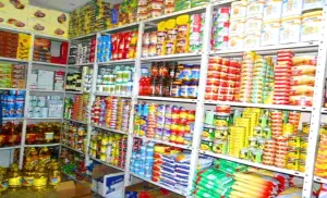 اخبار عدن – تجار المناطق الشعبية يصرون على زيادة الأسعار