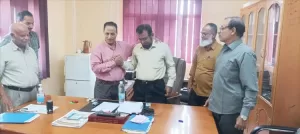 اخبار عدن – تنفيذ عملية تسليم واستلام بين المديرين السابق والحالي لمستشفى (22) مايو