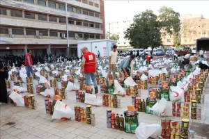 اخبار عدن – جمعية الهلال الأحمر التركي تقدم 250 سلة غذائية وصحية لدعم أطفال مرضى السرطان في عدن