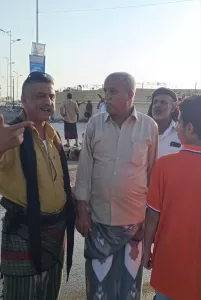 اخبار عدن – قائد المنطقة الأمنية الثامنة يزور طريق الحسوة المغلق نتيجة للسيول