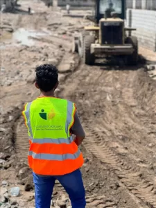 اخبار عدن – مؤسسة أولاد الصغير التنموية تستمر في جهودها لفتح الطرق ودعم الأسر المتأثرة