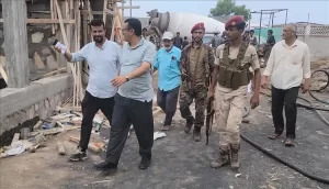 اخبار عدن – مدير عام المنصورة يزور موقع المرحلة الثانية من مشروع إنشاء صالة لنادي أهلي عدن