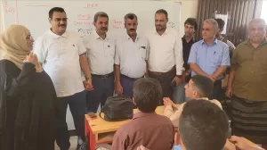 اخبار عدن – مدير عام المنصورة يعبر عن إعجابه بتفاعل الطلاب وانتظام المدرسين في بداية السنة الدراسي الجديد